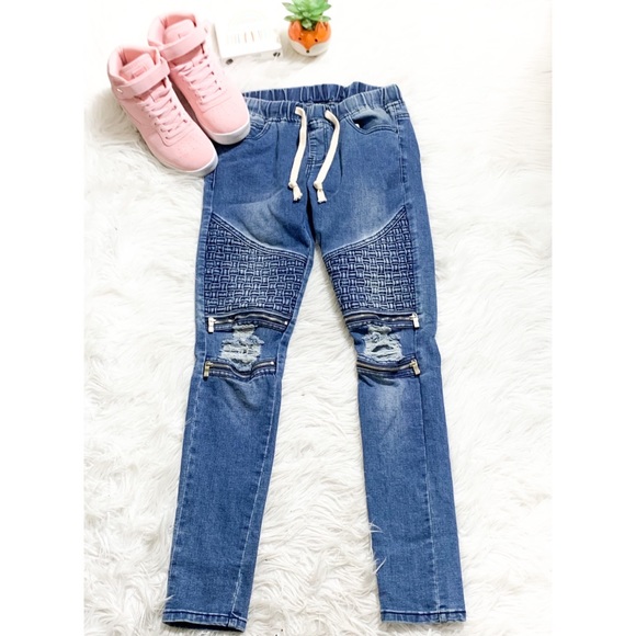 (S) AMERICAN BAZI Moto Style Distressed Denim Joggers with Zipper Knee Detailing - Picture 3 of 11